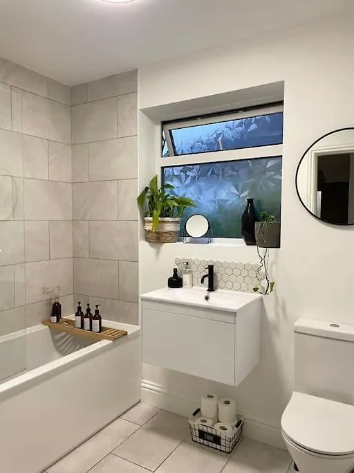 Modern, Central Bungalow With Large Garden Bournemouth 0*,  United Kingdom